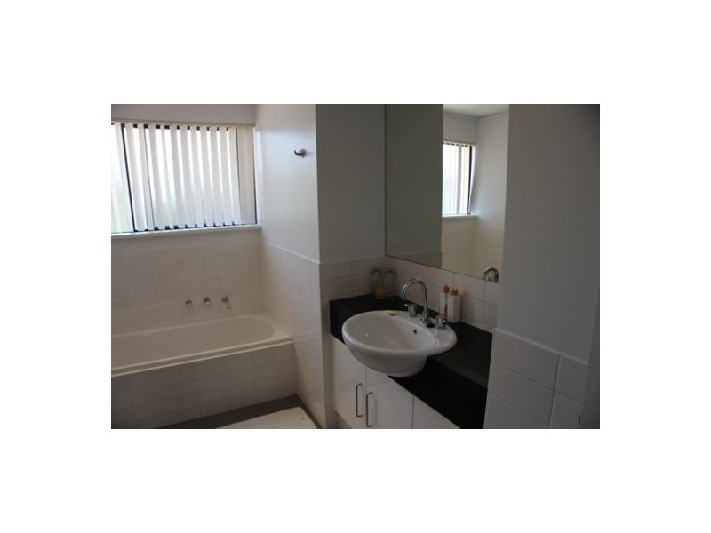 1/9 Howard Street, Warners Bay NSW 2282