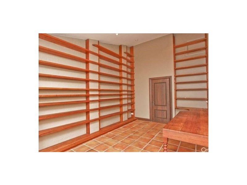 1 Lurnea Crescent, Valentine NSW 2280