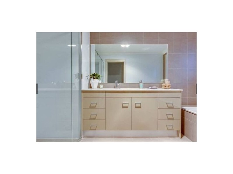 5 B John Darling Drive, Belmont North NSW 2280