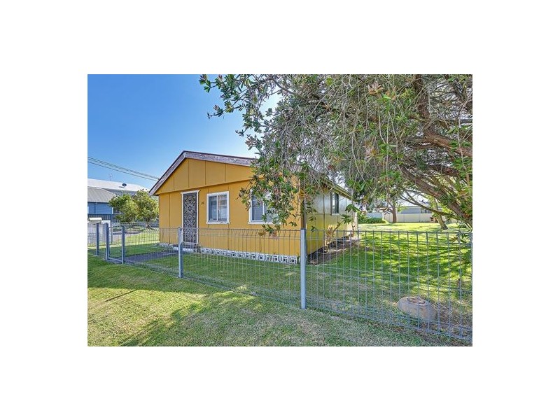 26 Marks Parade, Marks Point NSW 2280
