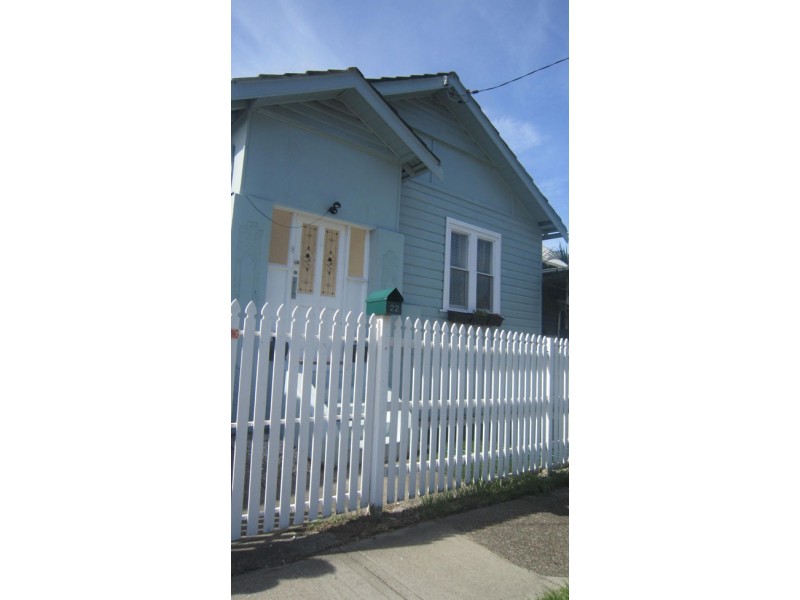 22 Walter Street, Belmont NSW 2280