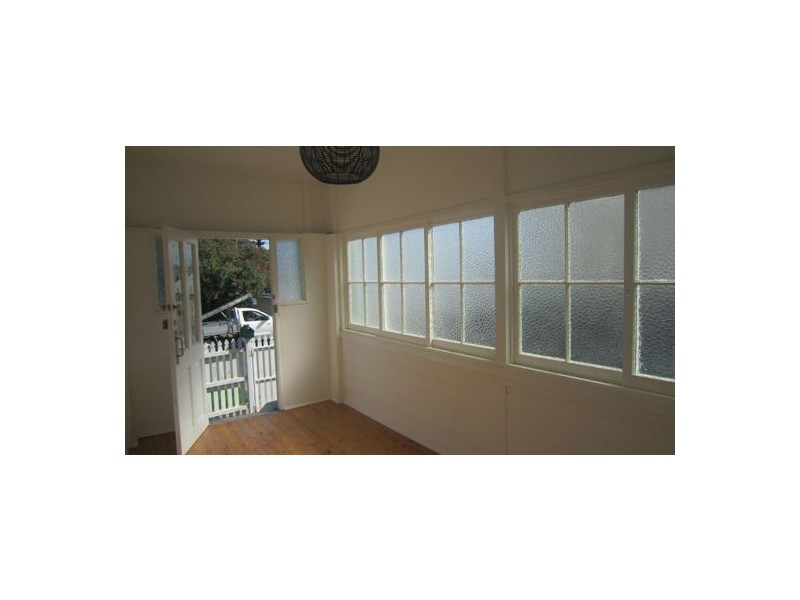 22 Walter Street, Belmont NSW 2280