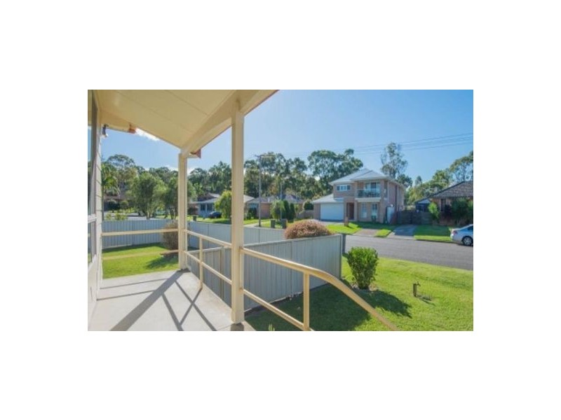 6 Winston  Street, Croudace Bay NSW 2280