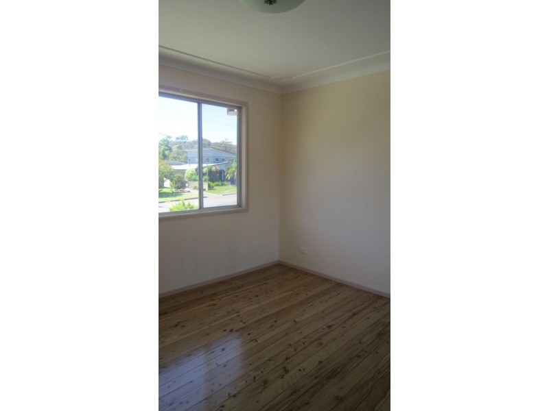 6 Winston  Street, Croudace Bay NSW 2280