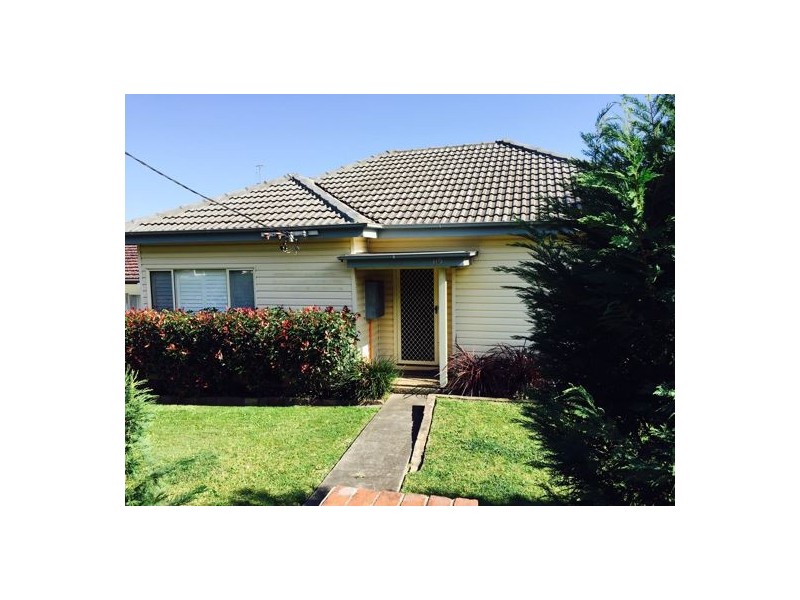 8 Retreat Lane, Charlestown NSW 2290