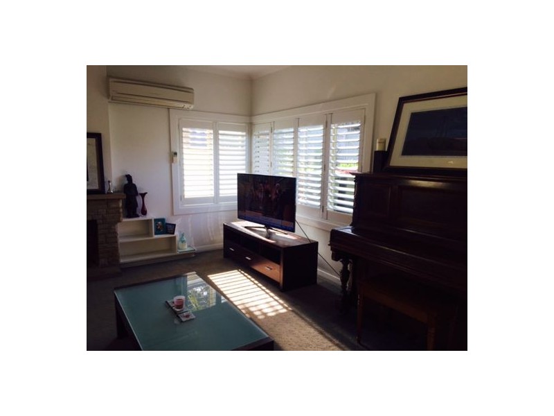 8 Retreat Lane, Charlestown NSW 2290