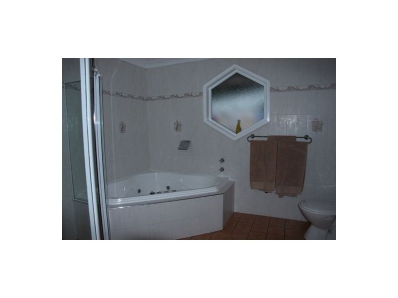 19 Lindsay Avenue, Valentine NSW 2280