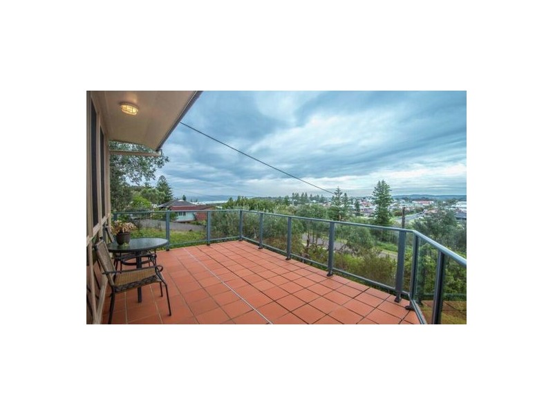10 Alison Street, Redhead NSW 2290