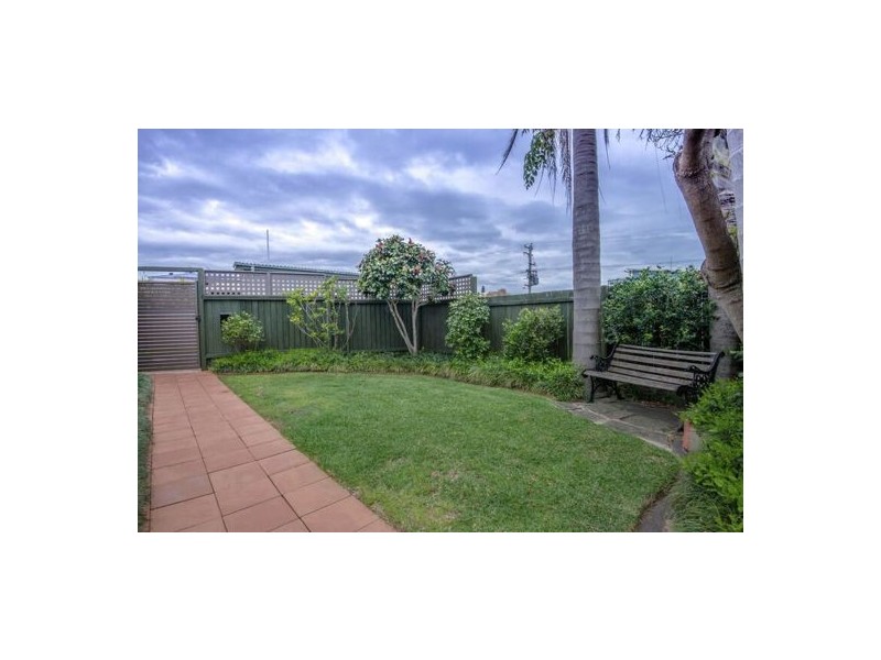 10 Alison Street, Redhead NSW 2290