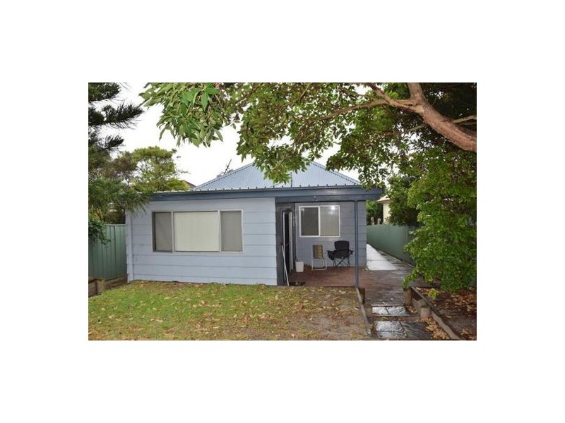 2-11 Brown Street, Redhead NSW 2290