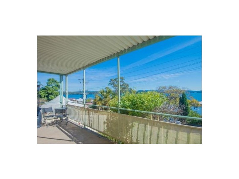 6 Eleebana Road, Eleebana NSW 2282