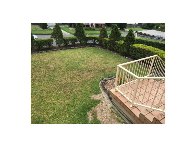 12 Daydawn Avenue, Warners Bay NSW 2282