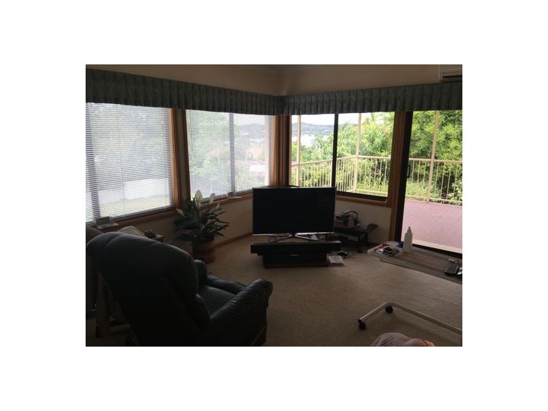 12 Daydawn Avenue, Warners Bay NSW 2282