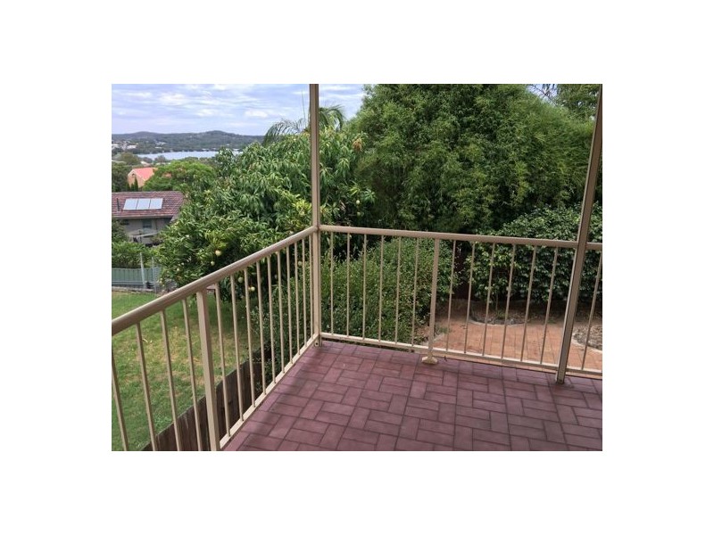 12 Daydawn Avenue, Warners Bay NSW 2282