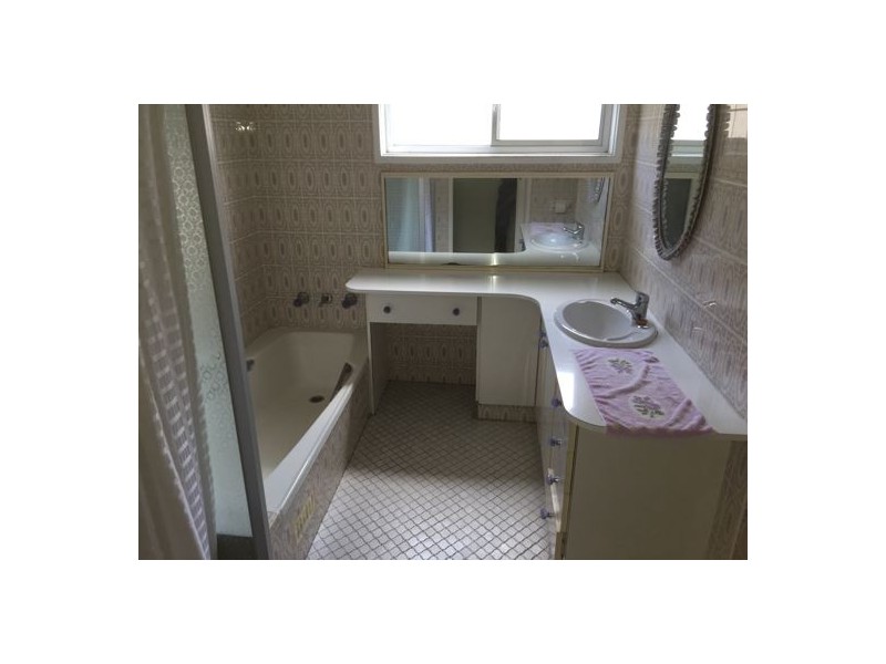 5 Edgar Street, Belmont NSW 2280