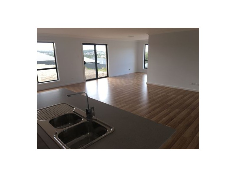 35 Polaris Avenue, Cameron Park NSW 2285