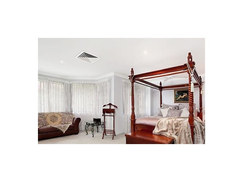 4 Ardea Court, Cameron Park NSW 2285