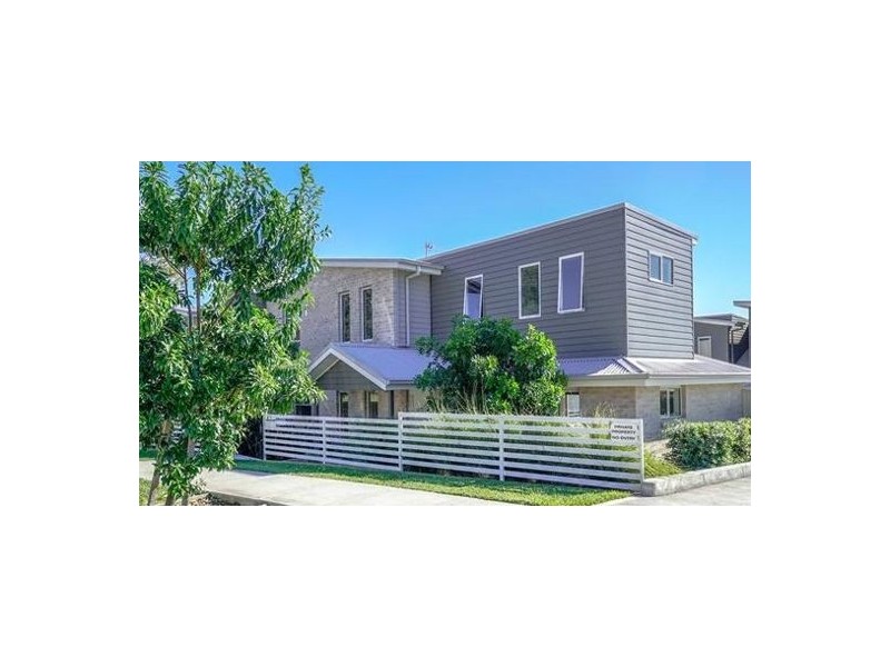 1-49 Lurnea Crescent, Valentine NSW 2280