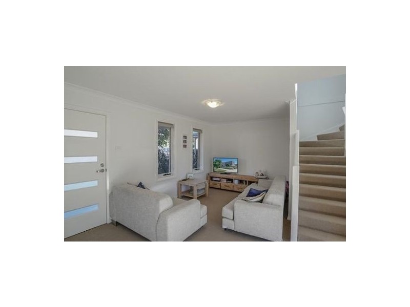 1-49 Lurnea Crescent, Valentine NSW 2280