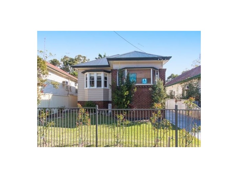 27 Maud Street, Mayfield West NSW 2304