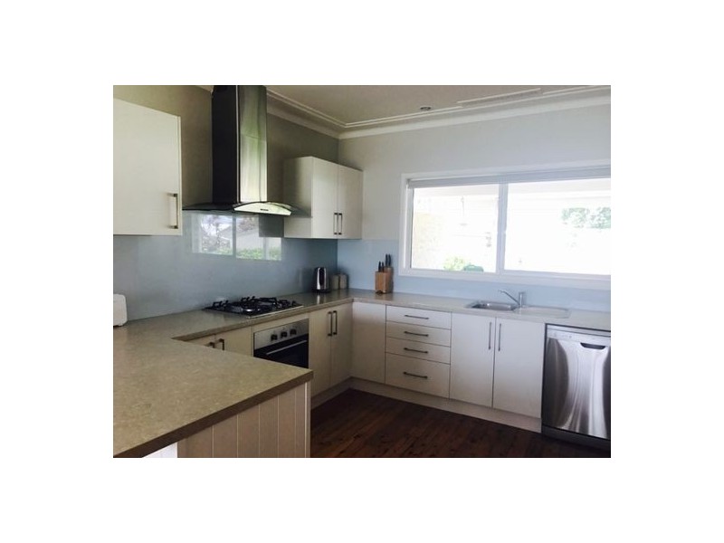 8 Elsdon Street, Redhead NSW 2290