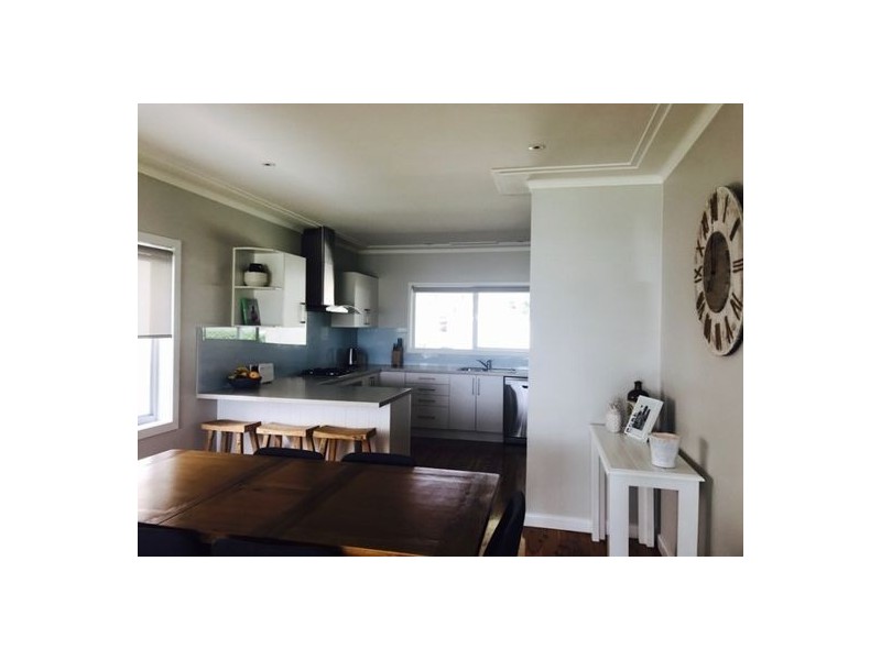 8 Elsdon Street, Redhead NSW 2290