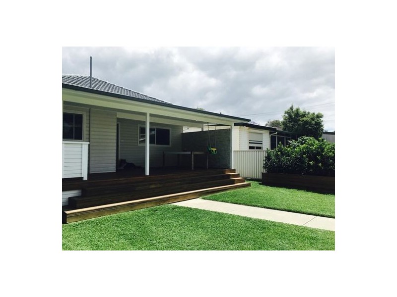 8 Elsdon Street, Redhead NSW 2290