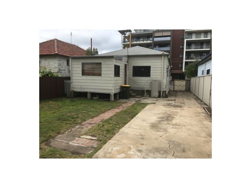 8 Sharp Street, Belmont NSW 2280