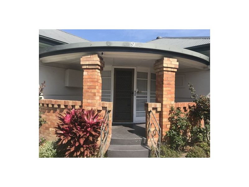 9 Henry Street, Belmont NSW 2280