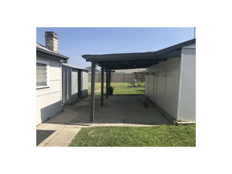 9 Henry Street, Belmont NSW 2280