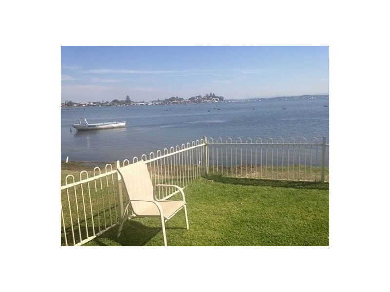 3-3 New Street, Belmont NSW 2280