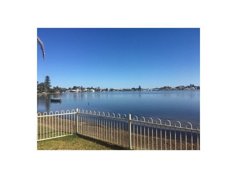 3-3 New Street, Belmont NSW 2280