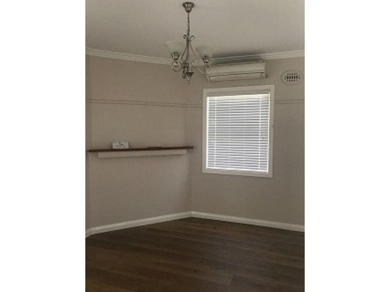 10 Lees St, Charlestown NSW 2290