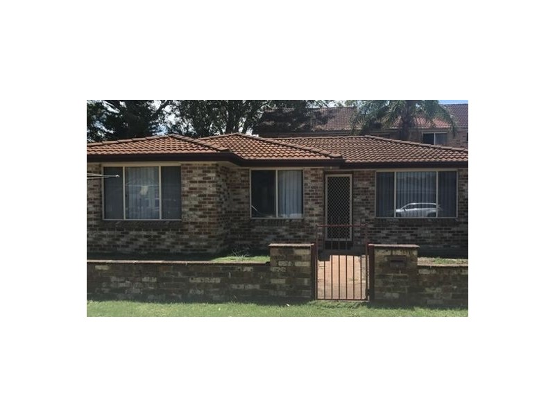 1 Gibson Street, Belmont NSW 2280
