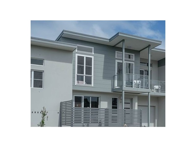 2-2 Dilkera Avenue, Valentine NSW 2280