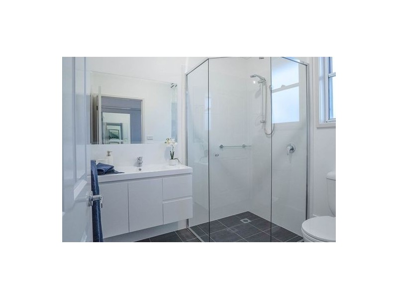 2-2 Dilkera Avenue, Valentine NSW 2280