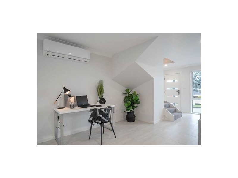 2-2 Dilkera Avenue, Valentine NSW 2280