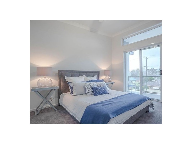 2-2 Dilkera Avenue, Valentine NSW 2280