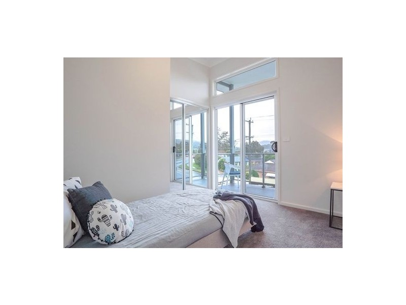 2-2 Dilkera Avenue, Valentine NSW 2280