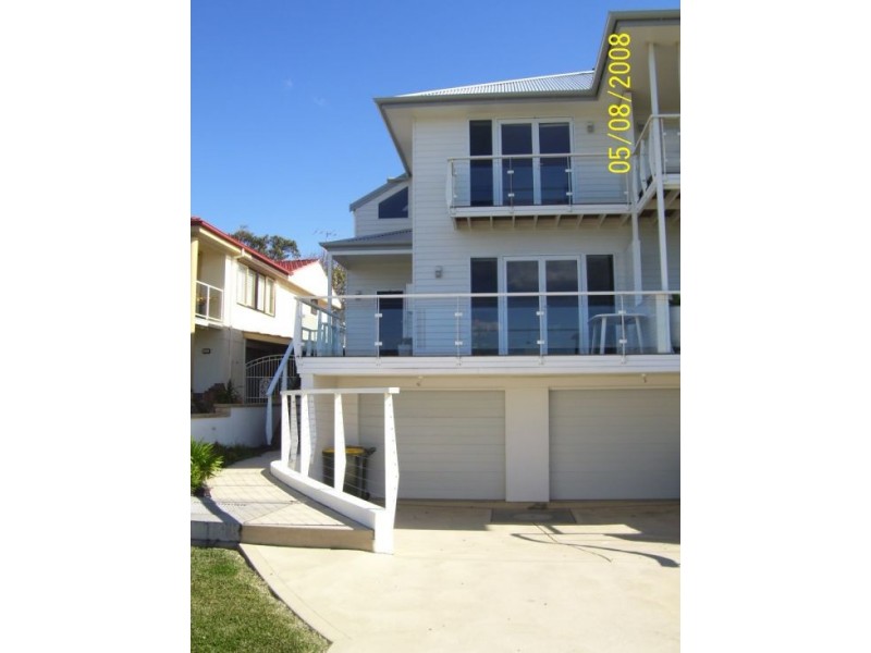 152b Caves Beach Rd, Caves Beach NSW 2281