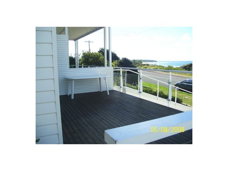 152b Caves Beach Rd, Caves Beach NSW 2281