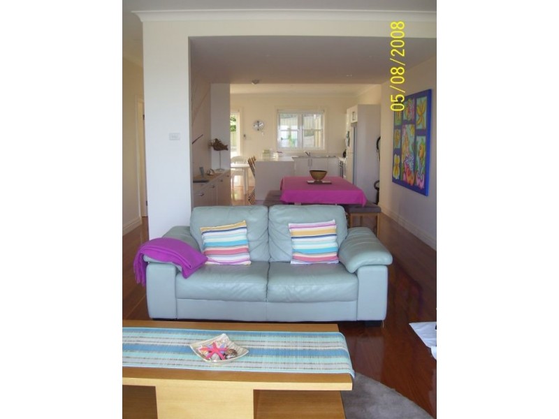 152b Caves Beach Rd, Caves Beach NSW 2281