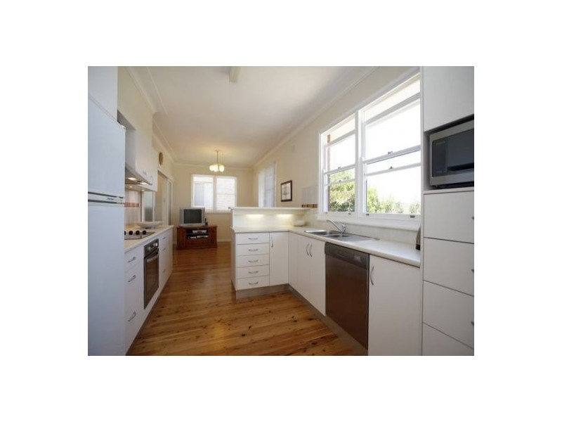 52 Andrew Road, Valentine NSW 2280