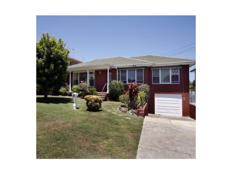 52 Andrew Road, Valentine NSW 2280