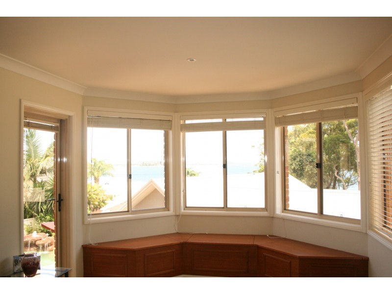 15  The Shores Way, Belmont NSW 2280