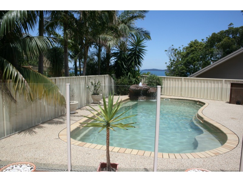 15  The Shores Way, Belmont NSW 2280