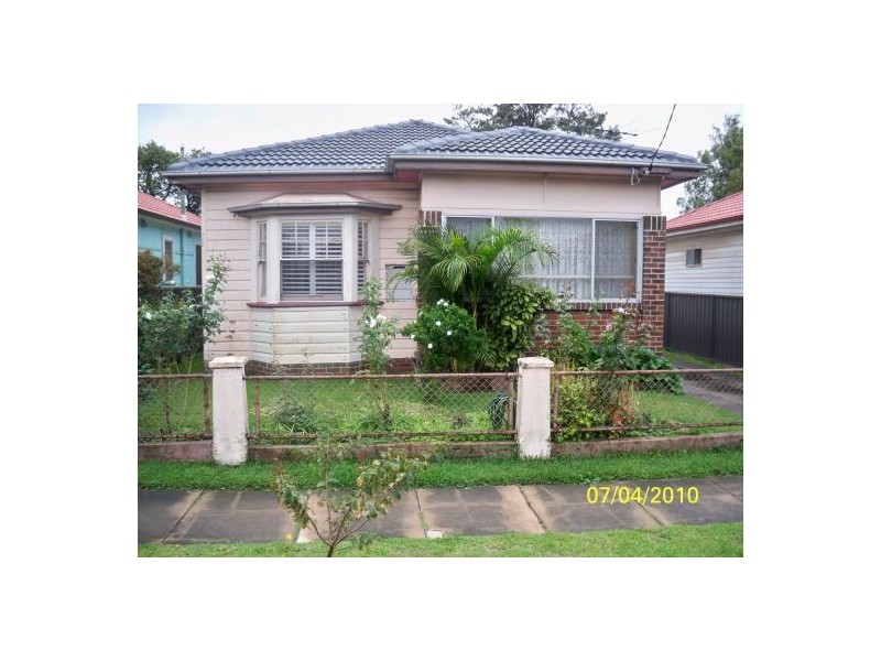 4 Macquarie street, Mayfield NSW 2304