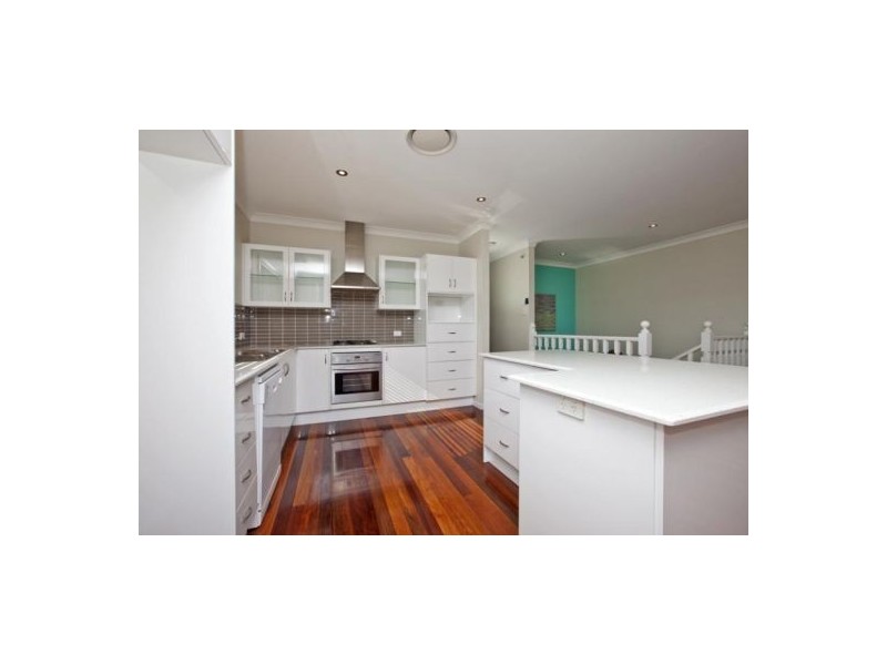 1/166A Fullerton street, Stockton NSW 2295