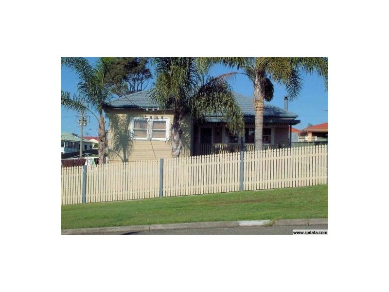 2 Redrose avenue, Belmont NSW 2280