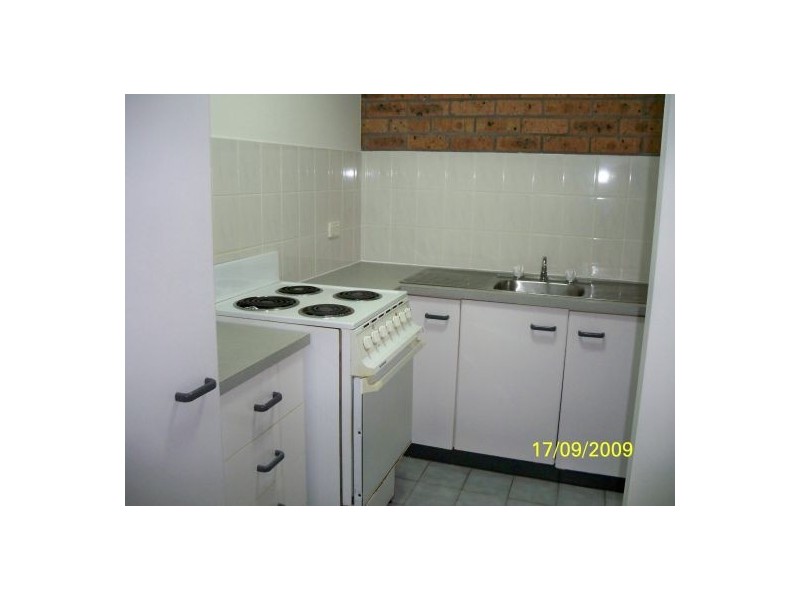 4/34 Bimbadeen Cl, Belmont North NSW 2280